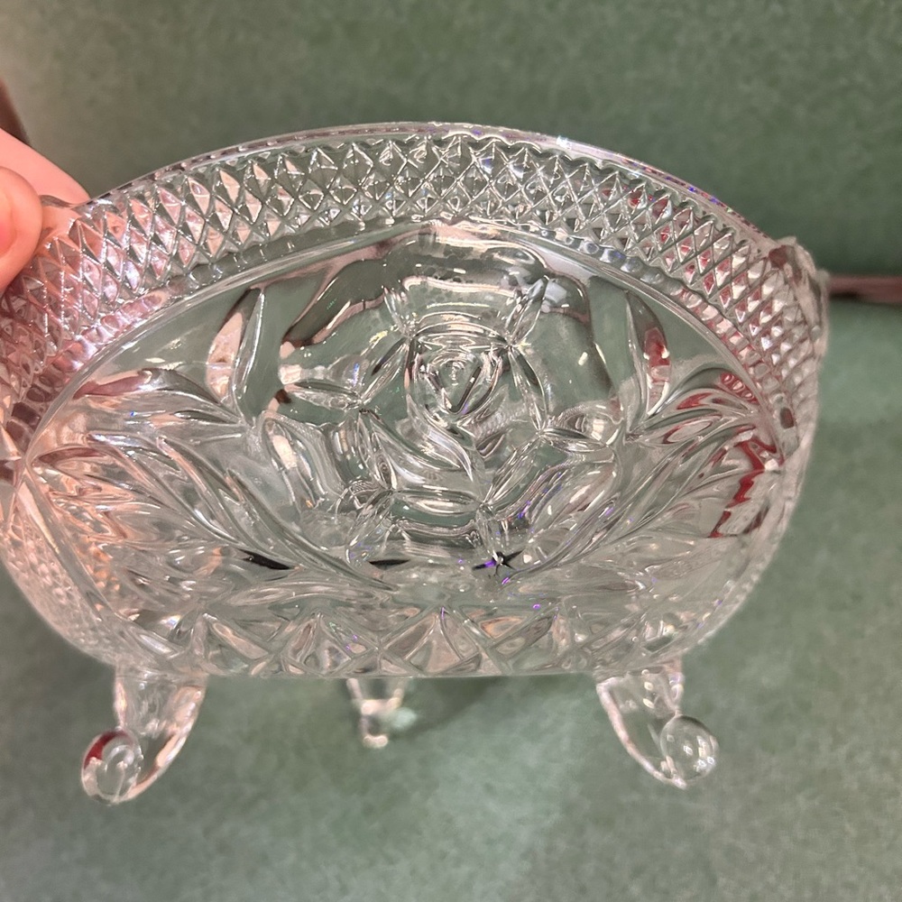 Lead Crystal Glass Bowl with feet - Picture 3 of 5